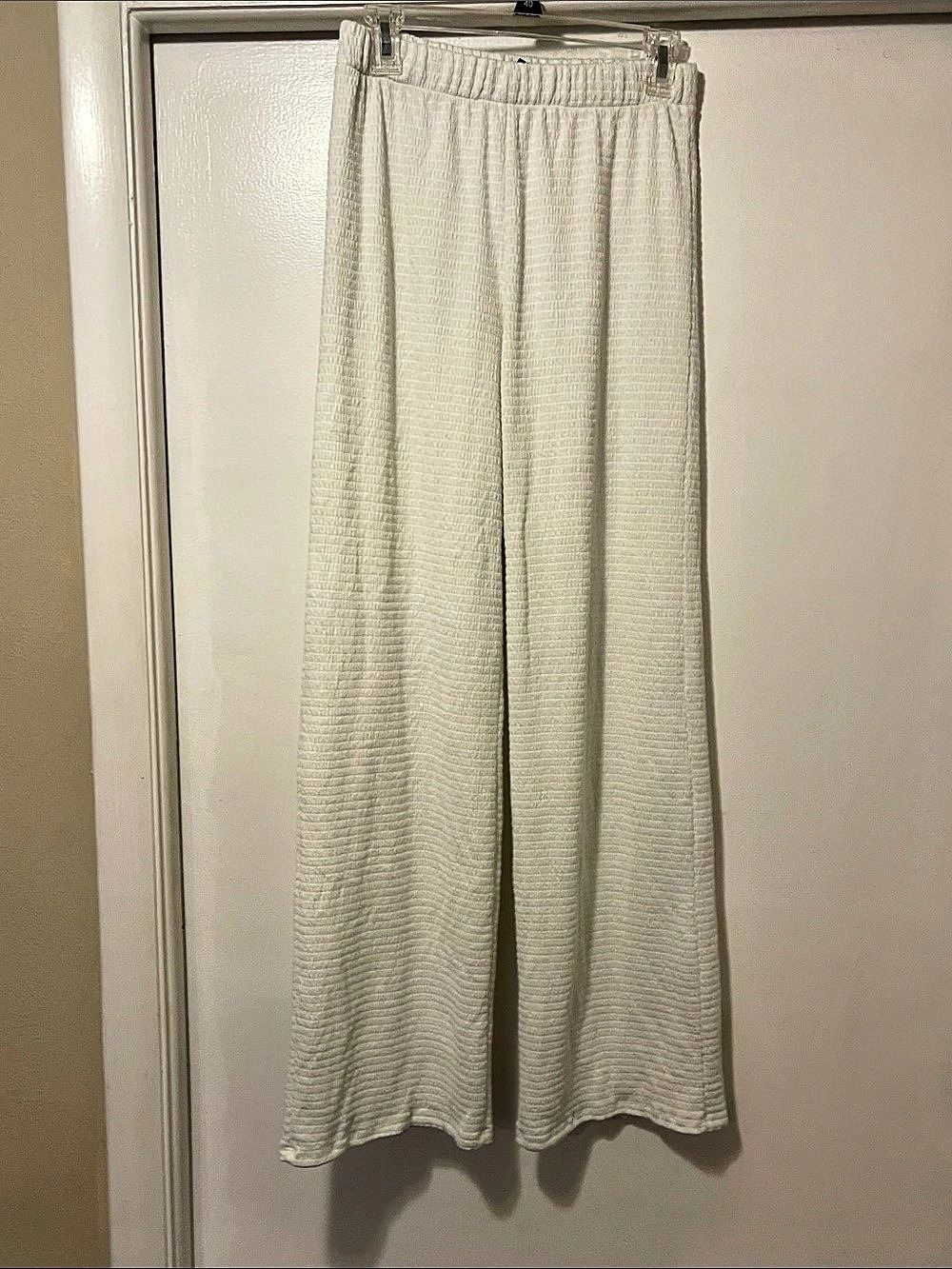 KITTENISH Wide Leg Textured Pants in White Size Medium
